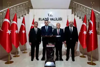 Bakan Tekin Elazığ'da Ziyaretlerde Bulundu