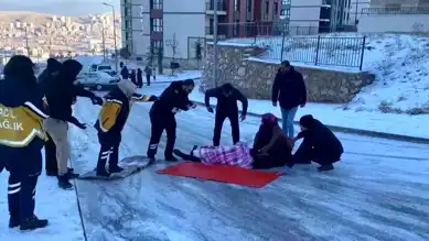 Elazığ'da Yaşlı Adam Buzlu Yolda Yaralandı