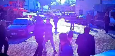 Elazığ'da Bıçaklı Kavga: 3 Yaralı, 1'inin Hayati Tehlikesi Var
