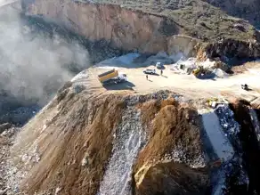 Elazığ'da Deprem Enkazı Kaldırılıyor