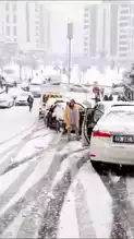 Elazığ'da Kar Yağışı: Zincirleme Kaza!