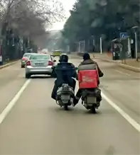 Elazığ'da Motokuryelerin Tehlikeli Sürüşü Kamerada!