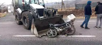 Motosiklet-İş Makinesi Kazası: 1 Ölü