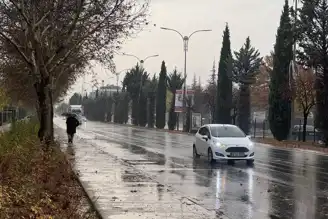 Şiddetli Yağış Şehri Vurdu: Trafik ve Yaşam Akışı Aksadı