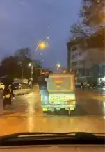 Tehlikeli Kamyonet Yolculuğu: Elazığ'da Hayati Risk