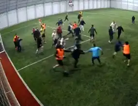Halı Saha Kavgası Güvenlik Kamerasında!