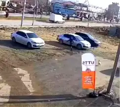 Elazığ'da Horoz Görevliyi Kovaladı!
