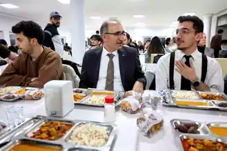 Rektör Göktaş, Öğrencilerle Ortak İftar Yaptı