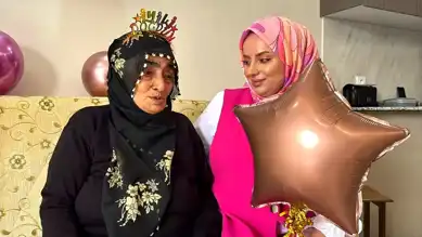 93 Yaşındaki Sakine Nine'nin İlk Doğum Günü!