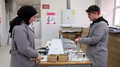 Tek Kız Öğrenci Mobilyada Başarılı