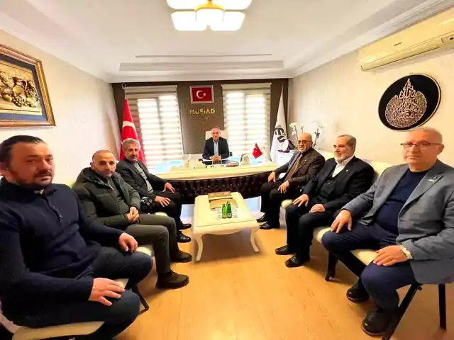 Dumandağ, MÜSİAD ve Karaçorlular Derneği'ni Ziyaret Etti