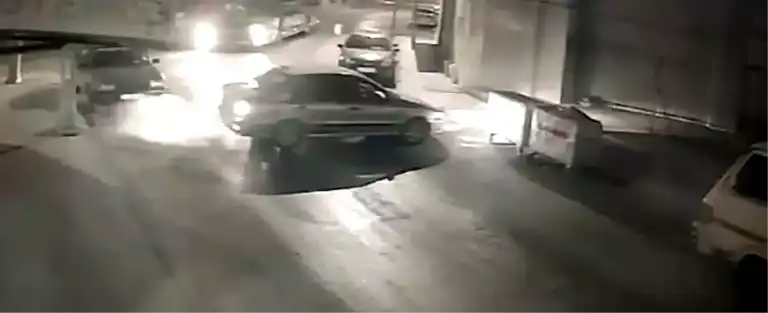 Elazığ'da Virajda 5 Araç Kazası!