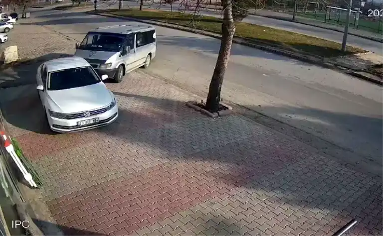 Genç Sürücü Kazası: Maddi Hasar