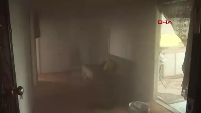 Apartmanda Yangın!Elazığ'da İtfaiye Müdahalesi