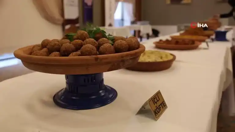 76 Tarihi Yemek, Şehrin Lezzetini Sergiledi