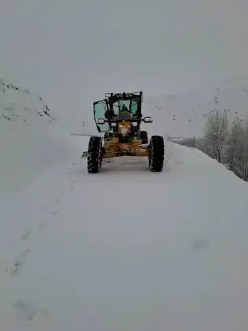 Elazığ'da 106 Köy Yolu Kapandı, 34'ü Açıldı