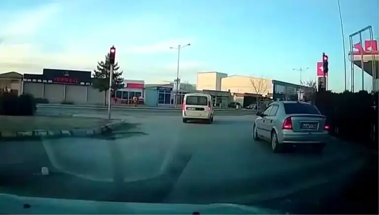 Elazığ'da Tehlikeli Kırmızı Işık İhlali!