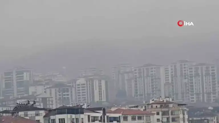 Elazığ'da Yoğun Sis: Görüş 5 Metreye Düştü!