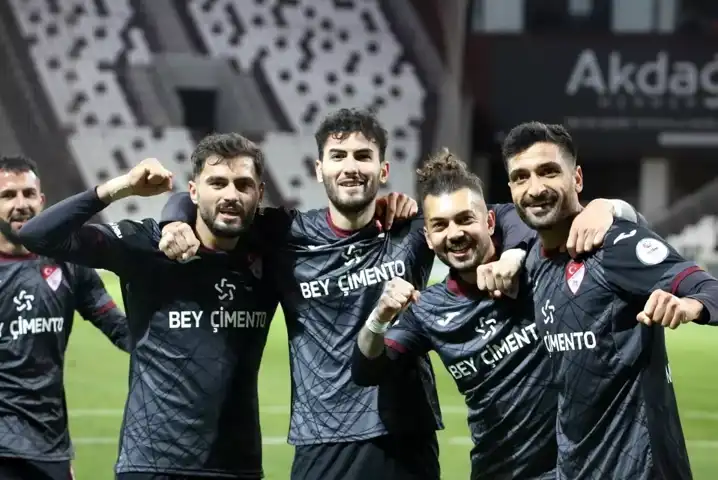 Deplasman Maçı: Takımımız Rakibiyle Karşı Karşıya