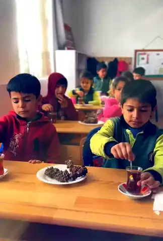 Kübra Öğretmen'den Öğrencilerine Orcik Şöleni!