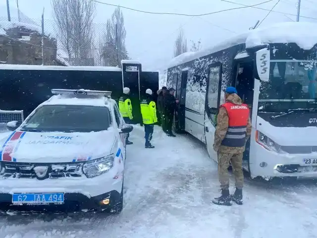Fırat Üniversitesi Öğrencileri Kar Fırtınasından Kurtarıldı